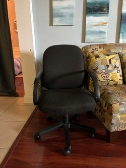 Black office chair