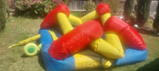 Little tykes bounce house