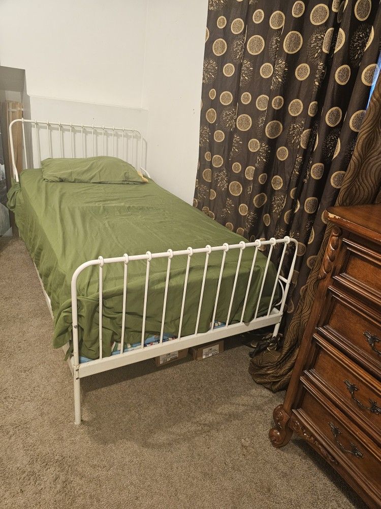 Ikea Bed Frame Twin With Matress