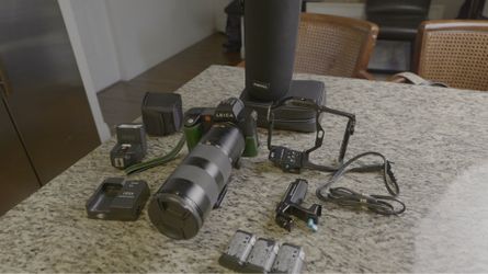 Leica SL2 with Leica 90-280 f2.8 lens in mint condition with many Leica accessories