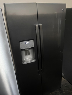 GE Side‑by‑Side Fridge – Slate, Ice & Water Dispenser