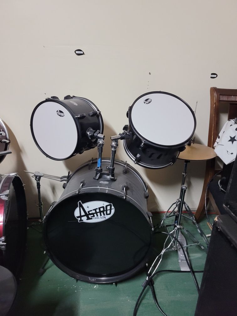 Complete Astro Drum Set