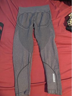 Gym shark leggings