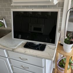 DELL 22” Monitor With HDMI