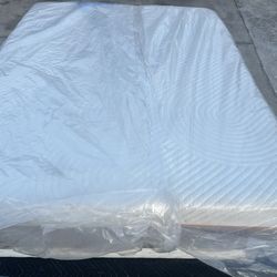 Tempur Pedic Queen mattress and box spring 