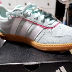 New Girls Size 3 1/2 Shoes