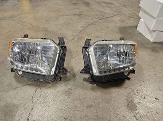 Toyota Tundra headlights
