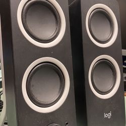 Logitech Z200 2.0 Stereo Multimedia Speakers 3.5mm Connection - Black