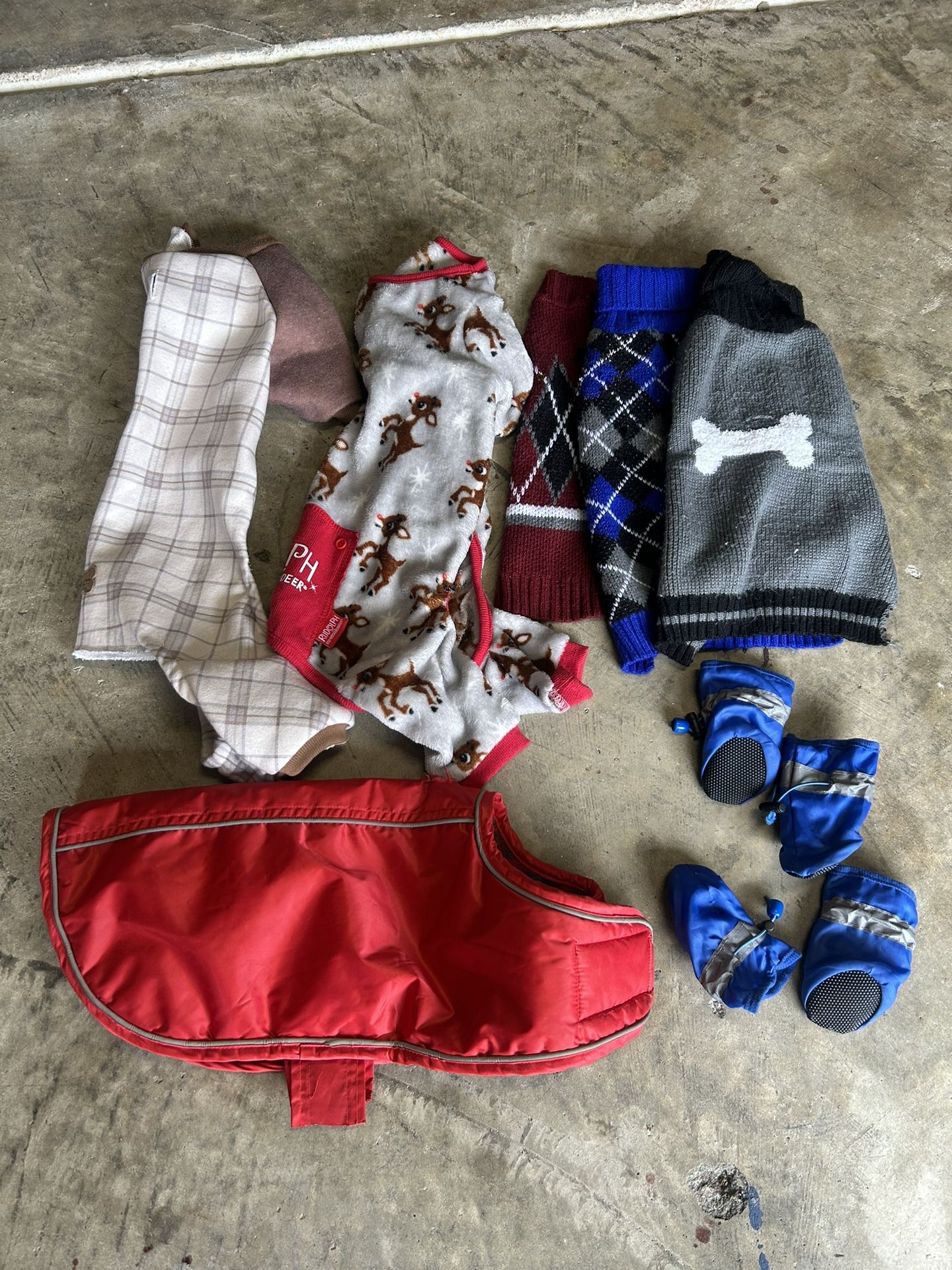 Dog Apparel/clothing/shoes
