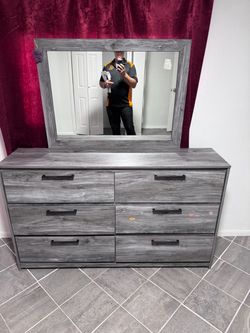 6-Drawer Dresser with Mirror Gray Wood Finish