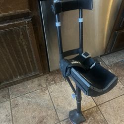 2.0 crutches, knee brace like glue