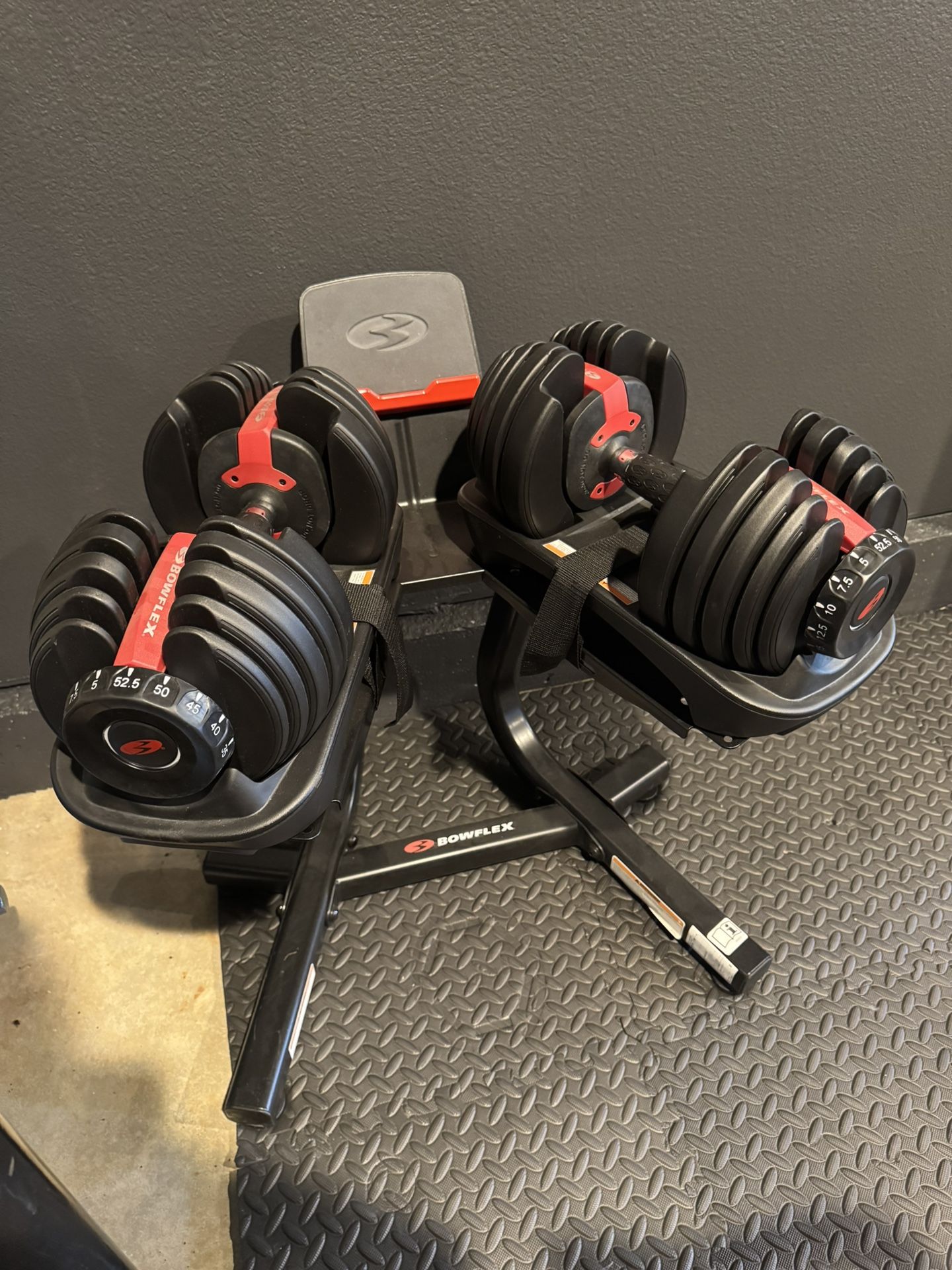 Bowflex SelectTech Dumbbells With Stand In Like New Condition