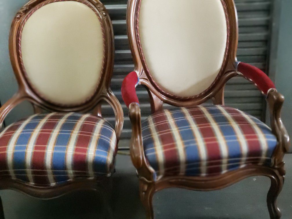 2 vintage chair