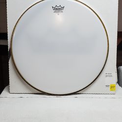 Remo Bass Drumhead
Ambassador Smooth White Bass Drumhead, 20"
BR-1220-00