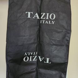 Suit, Jacket Travel, Storage Bag in all Black from Tazio Italy with front Zipper, ID tag holder and two Handles.
Cash 💸 only, please. Local pick-up 