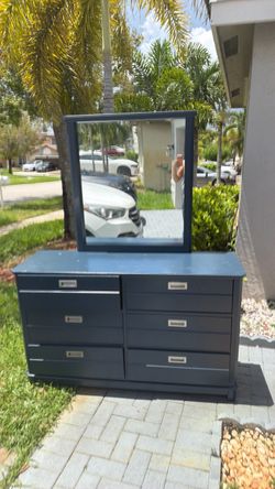 Dresser