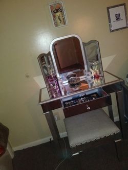 Mirrored Vanity w/Stool