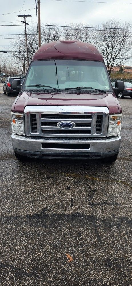 2011 Ford E-350