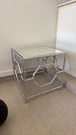 Nightstand/End Table