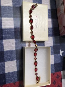 Bracelet (red)