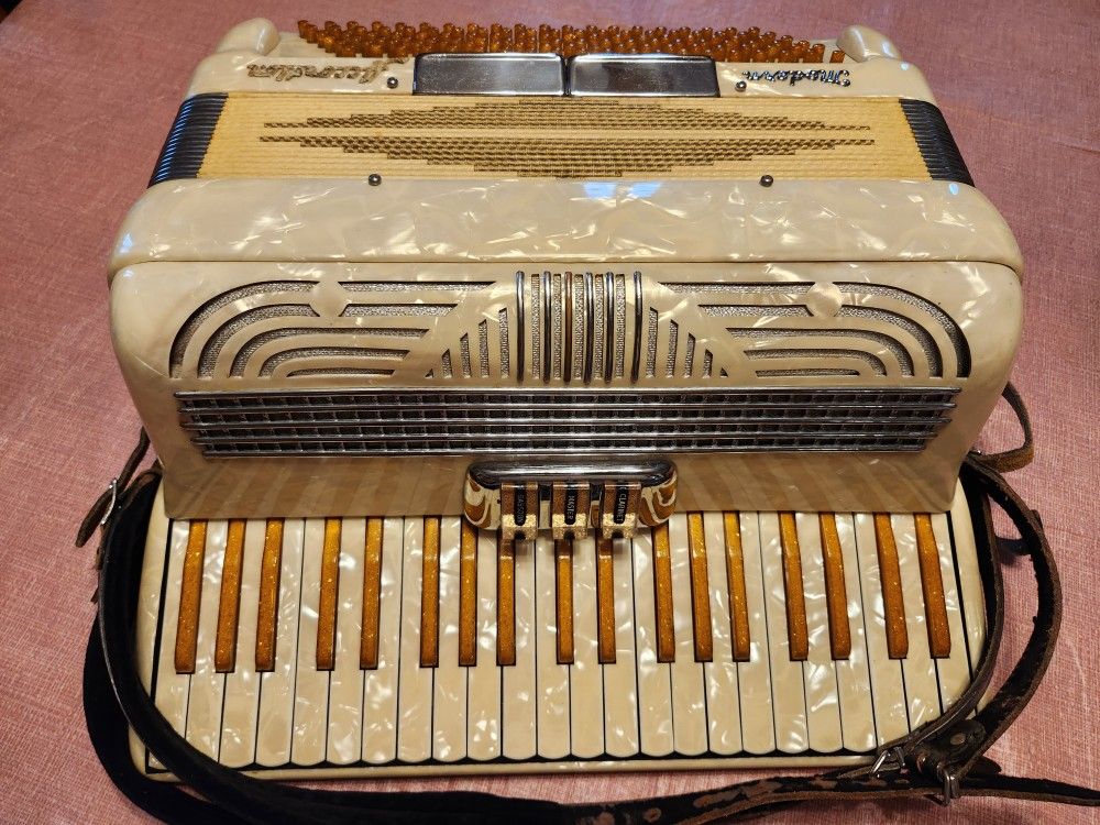 MODERN, 1960'S ACCORDIAN 