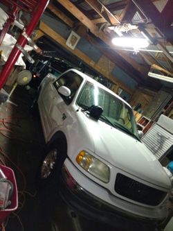 03 Ford F-150 4 door