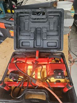 Dual Portable Halogen Work Lights with Tripod and Carrying Case