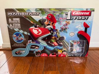 Mario Kart Live 1. Carrera First Complete Set w/Mario & Peach Cars, Controllers