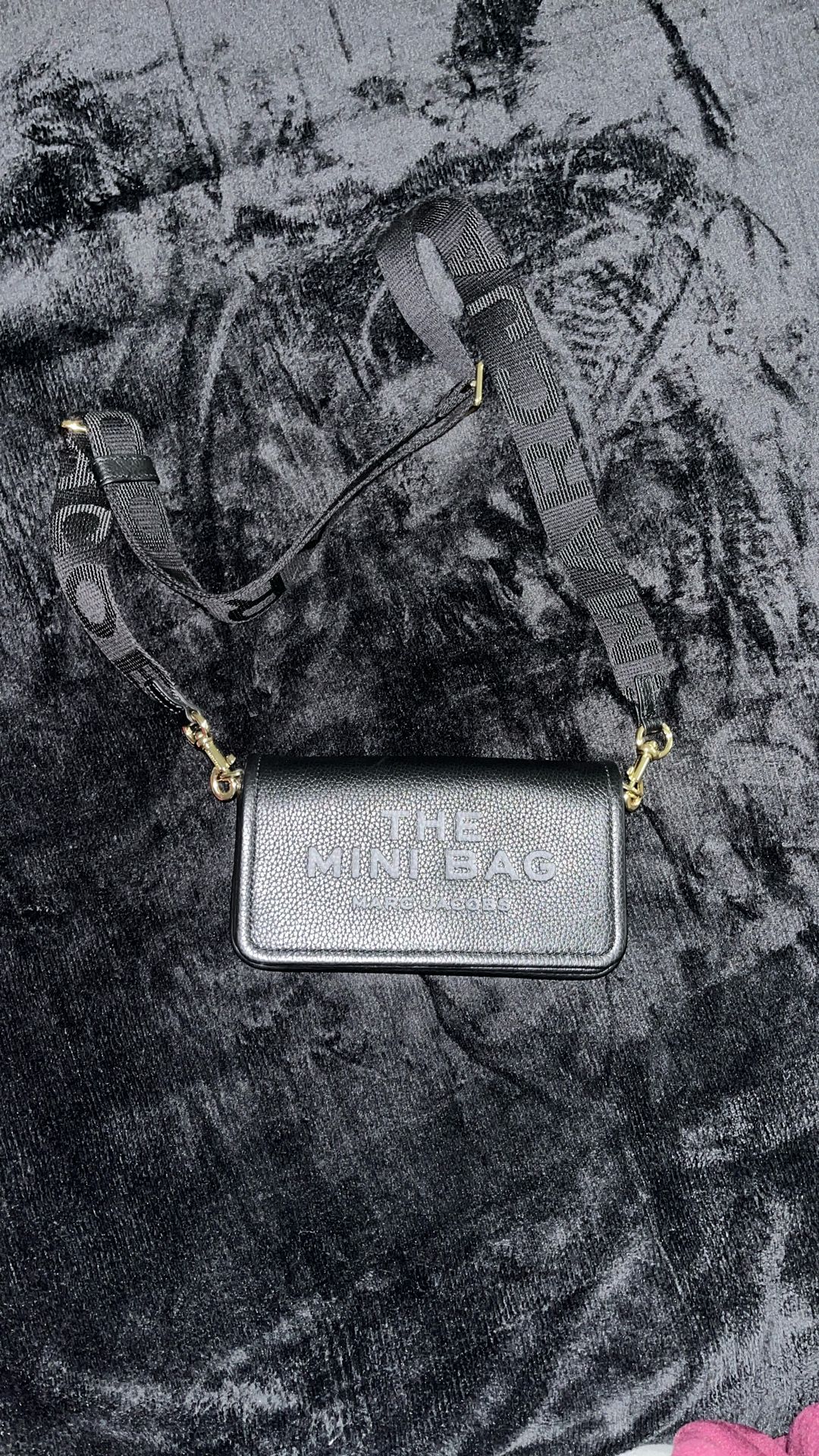 Brand New Marc Jacob’s Black Bag Magnet Close So Cute 