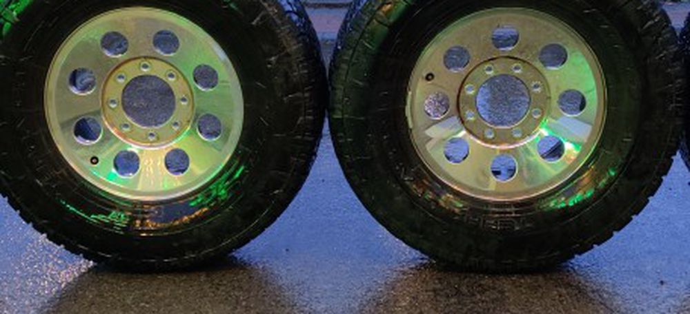 Ford Super duty Wheels F250/350 & Nitto AT Tires