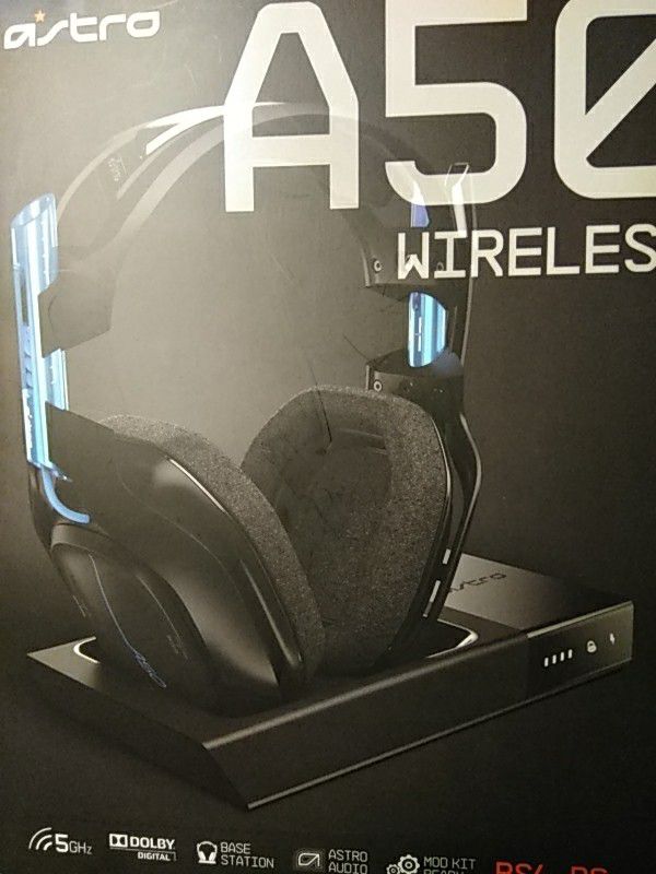 Ps4 wireless headphones and charger Astro A50