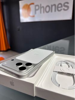 Like new white iPhone 17 pro max 256gb for AT&T or Cricket Only. Guaranteed that the Esn will stay clean forever. Has apple warranty till 01-27 iPhone