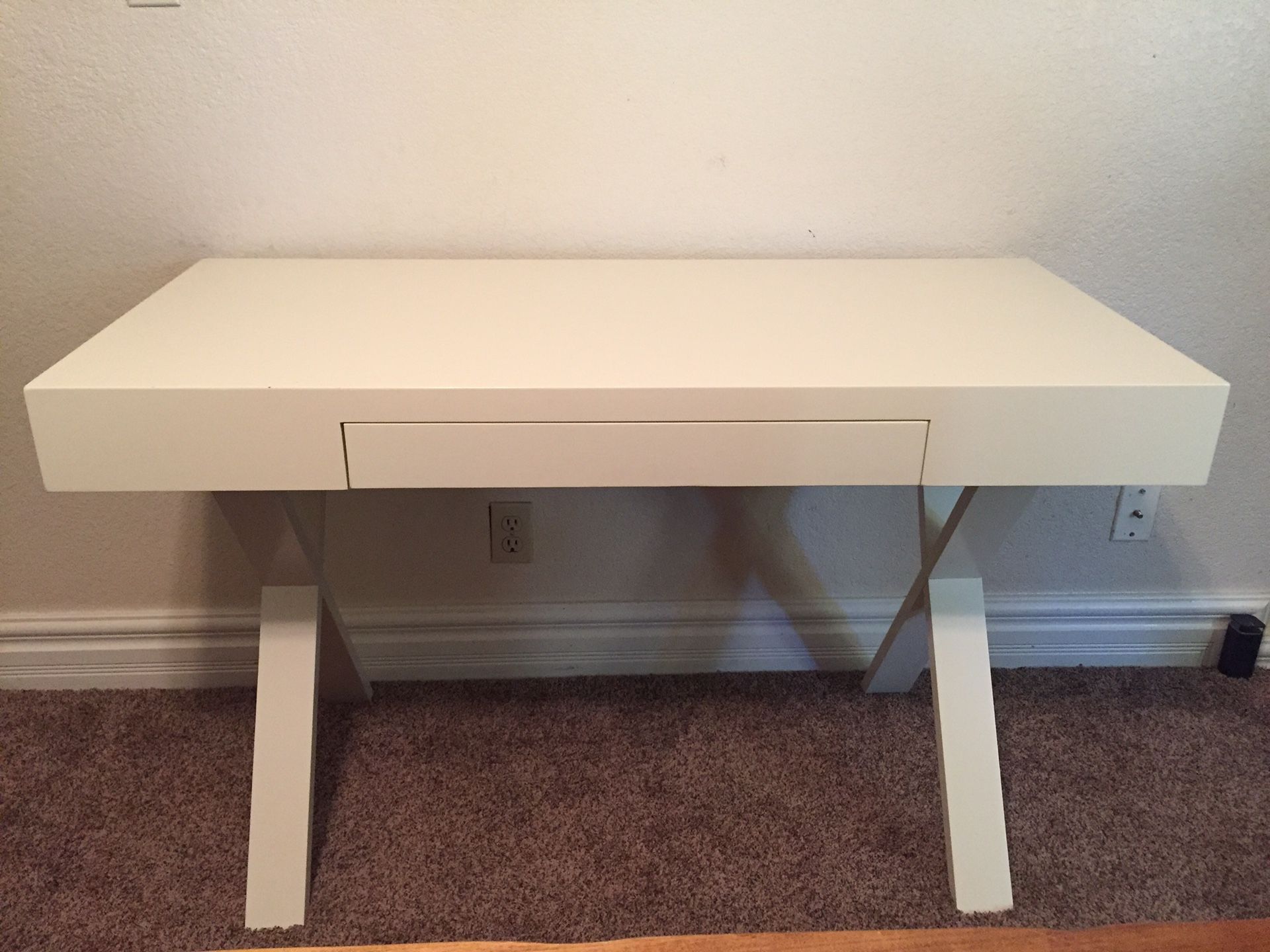 World market 2024 josephine desk