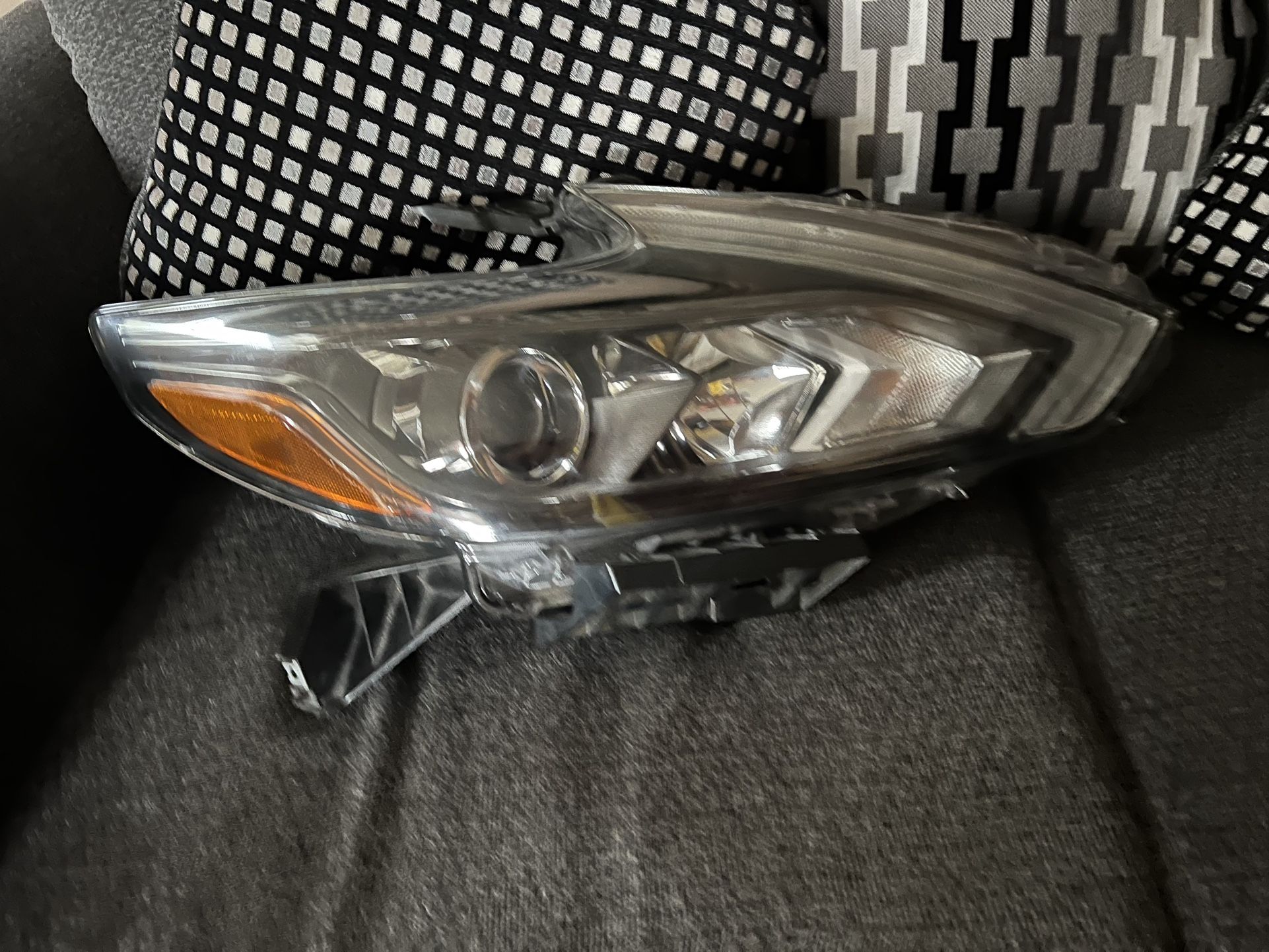 2016 Nissan Altima SR Headlight
