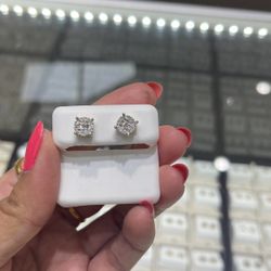 10k Gold Diamond Earrings With Baguette Diamond 💎💎💎💎