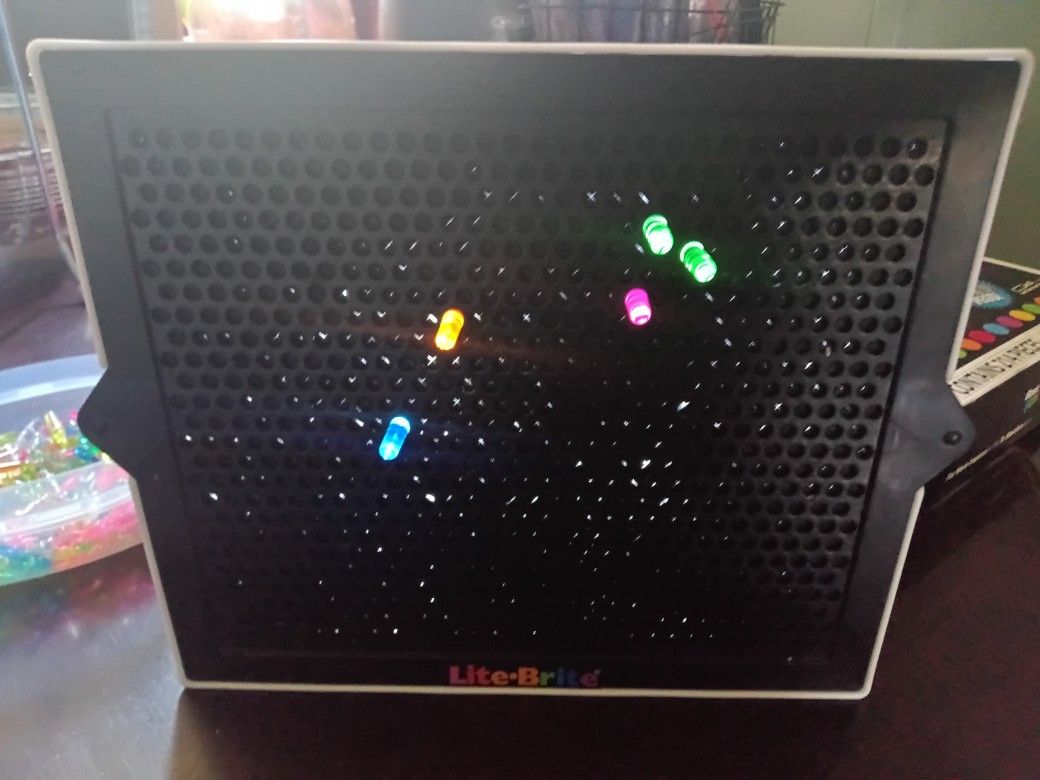 Light Brite With 214 Pegs
