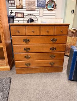 Ethan Allen Wooden 3 Drawer Dresser 30.25”x 18.75”x 30.25”