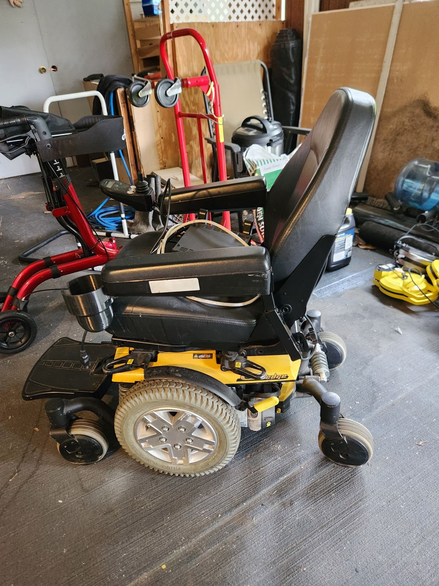 Pride Quantum 6 Wheelchair