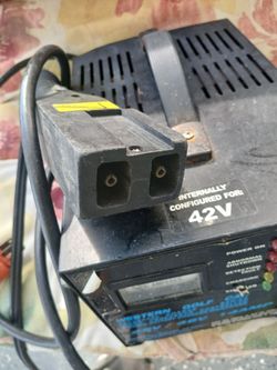 Western Golf Cart Battery Charger 42V