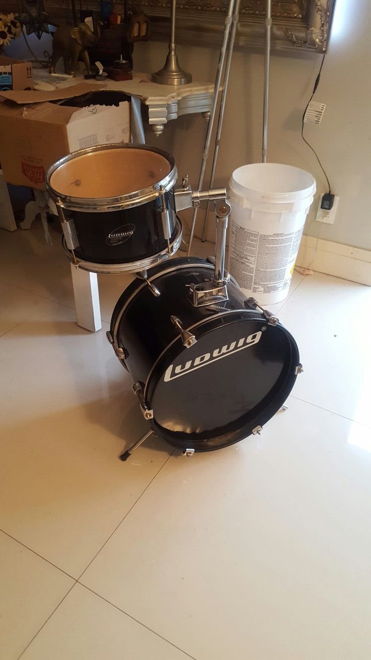 Ludwig Junior drum set
