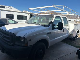 Ford F-350 Super Duty Crew Cab Work Truck