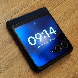 Unlocked Motorola Rzer 2025 5G With 256GB 