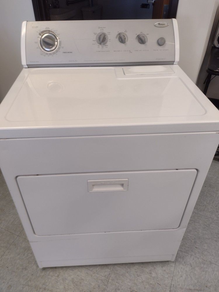 Whirlpool Electric Dryer In Like New Condition With Warranty 