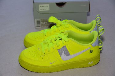 LIKE NEW! Nike Air Force 1 LV8 Utility GS Volt Sneakers