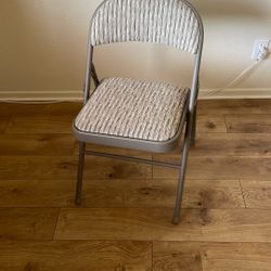 Foldable Cushioned Chairs (2)