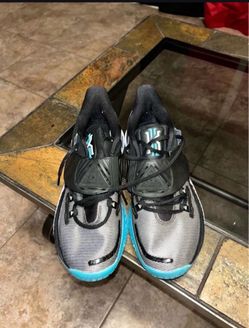 Kyrie Irving Moon Low 3