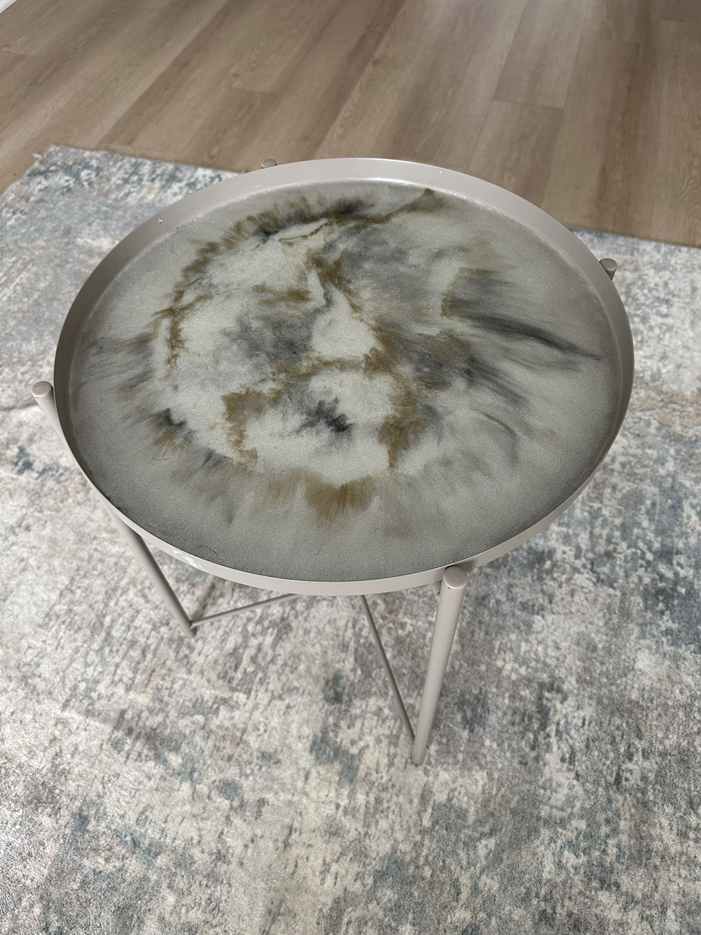 Round end coffee table