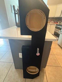 Soundbox dual 10s” up fire subwoofer enclosure