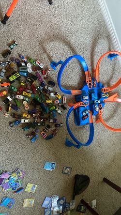 Hot Wheels Track Set with Large Car Collection