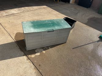 Storage containers /Tool box